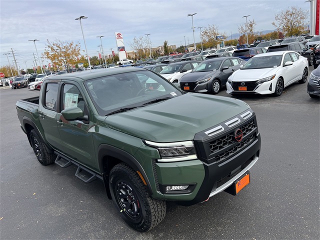 2025 Nissan Frontier PRO-4X photo 3