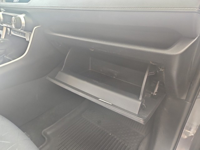 Used 2019 GRAY Toyota XLE image 25