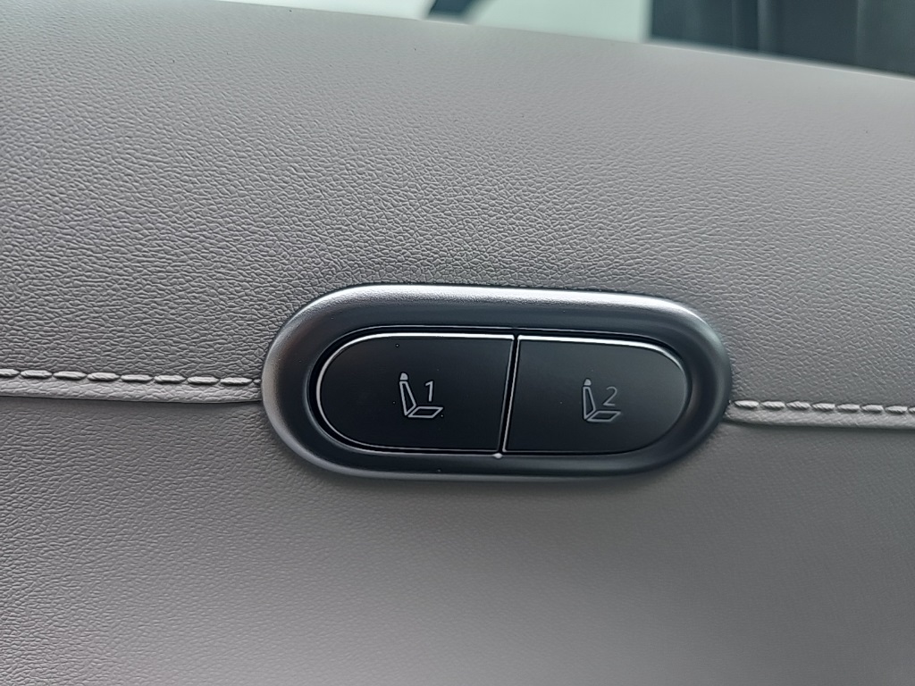 2026 Hyundai Palisade Limited photo 12