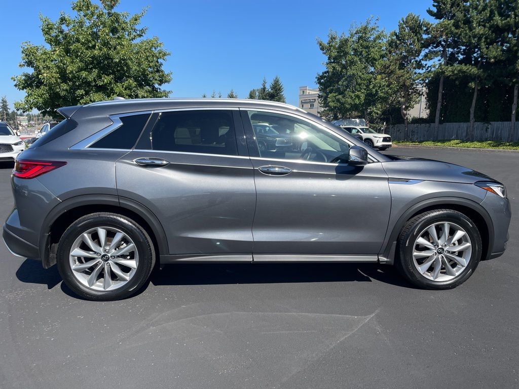 2022 Infiniti QX50 Luxe photo 4
