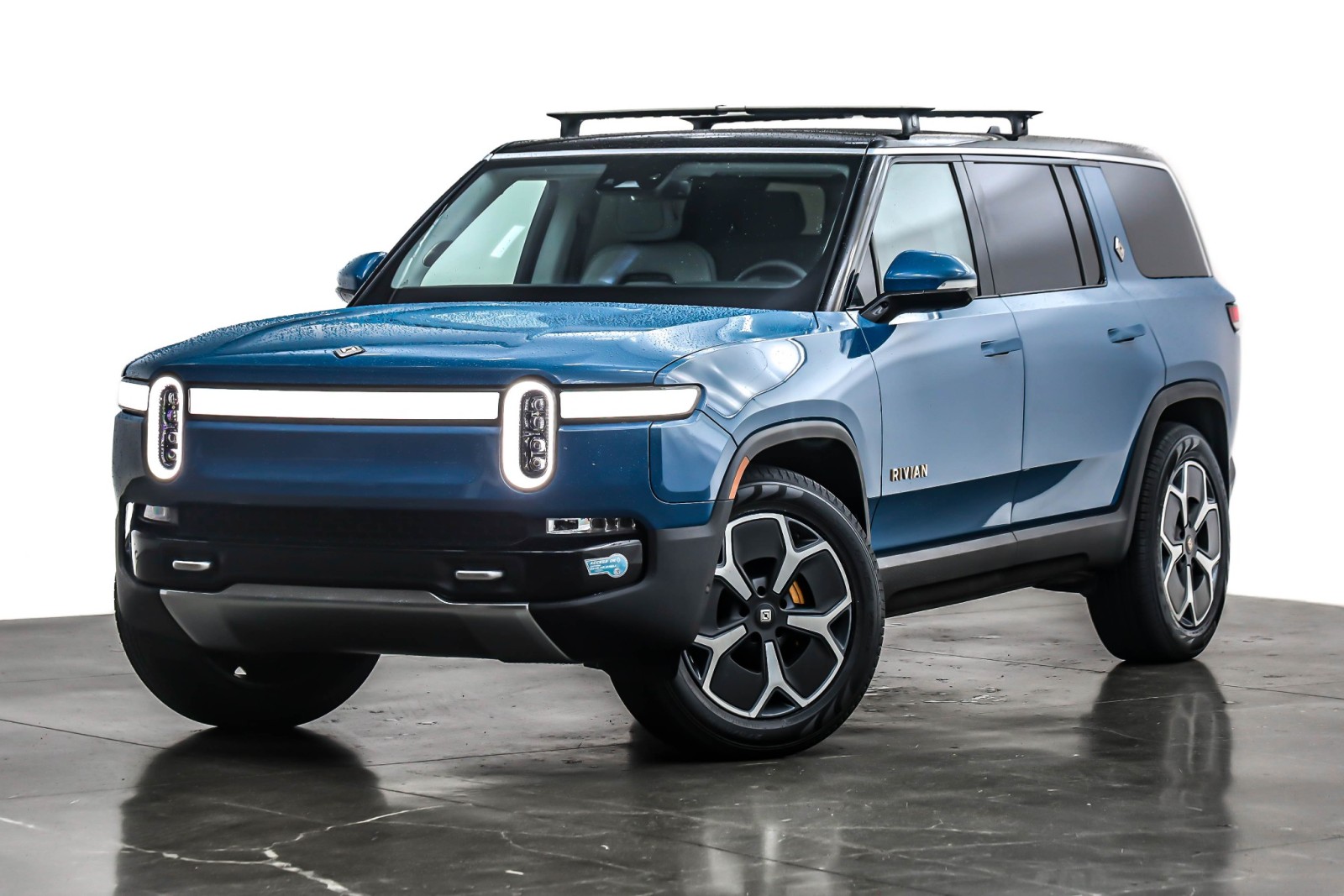 2023 Rivian R1S Adventure's photo