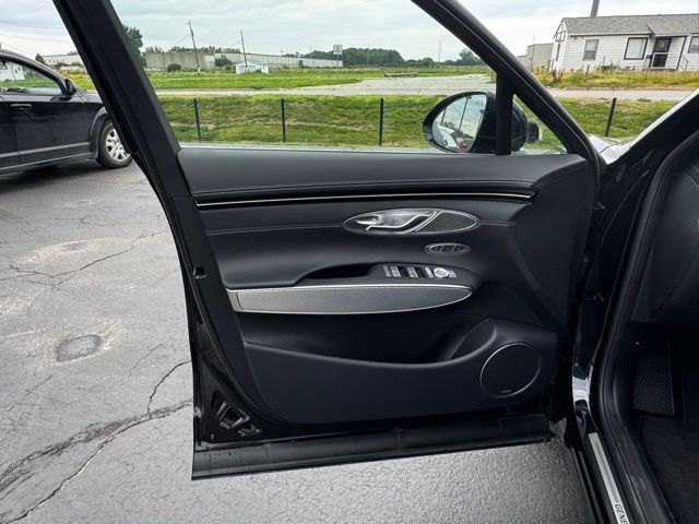 2025 Genesis GV70 2.5T Sport Prestige photo 19