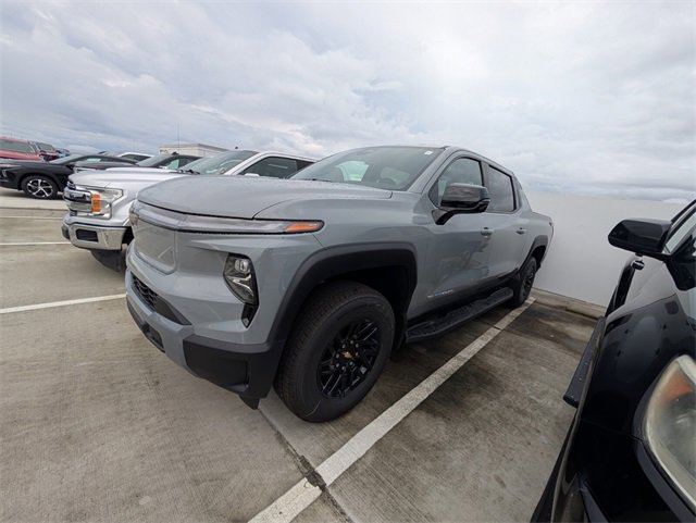 2026 Chevrolet Silverado EV LT photo 4
