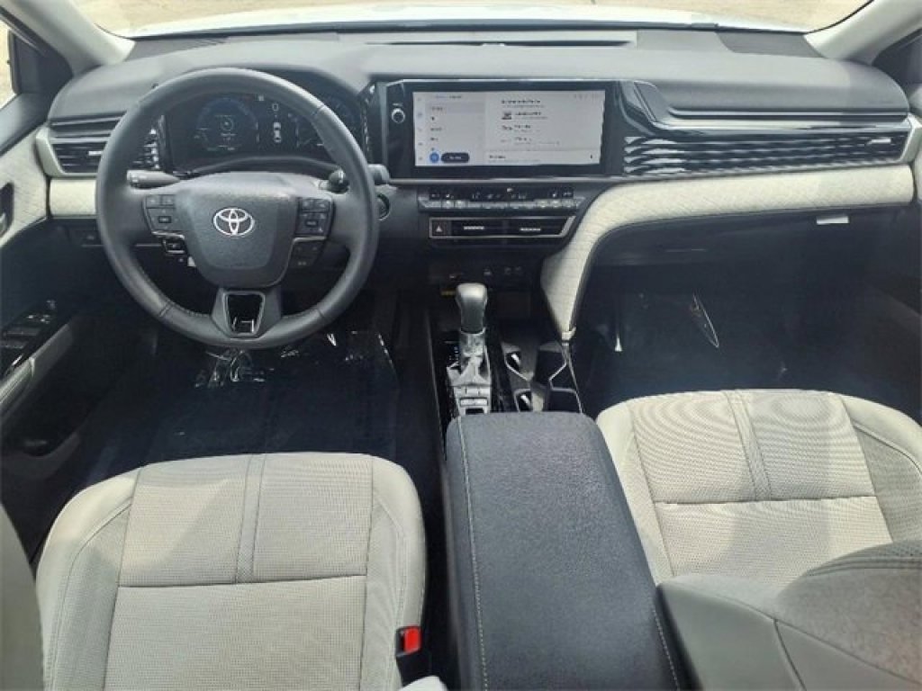 2025 Toyota Camry XLE photo 4