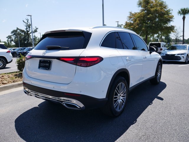 2025 Mercedes Benz GLC 300 photo 4