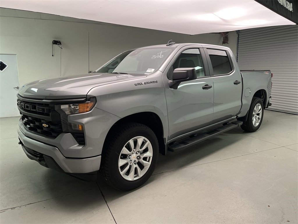 2026 Chevrolet Silverado 1500 Custom photo 4