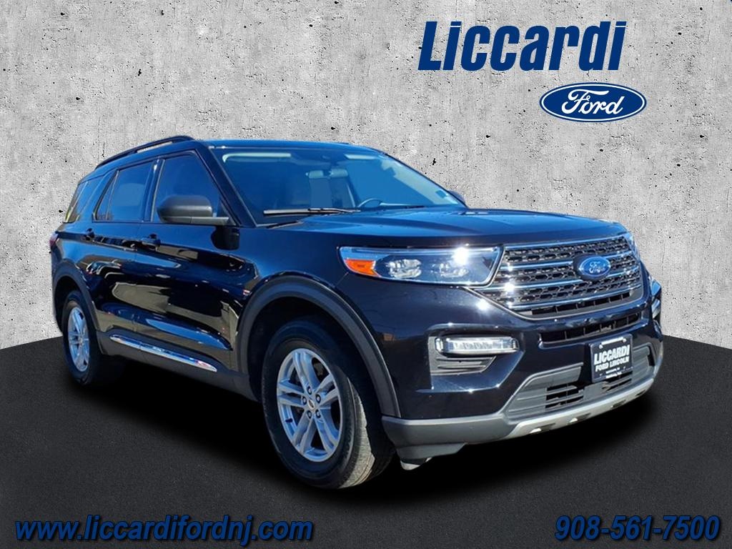 2023 Ford Explorer XLT's photo