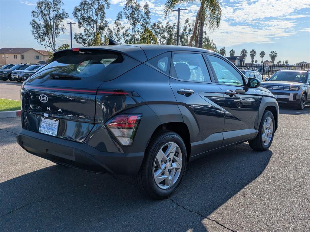 2026 Hyundai Kona SE photo 4