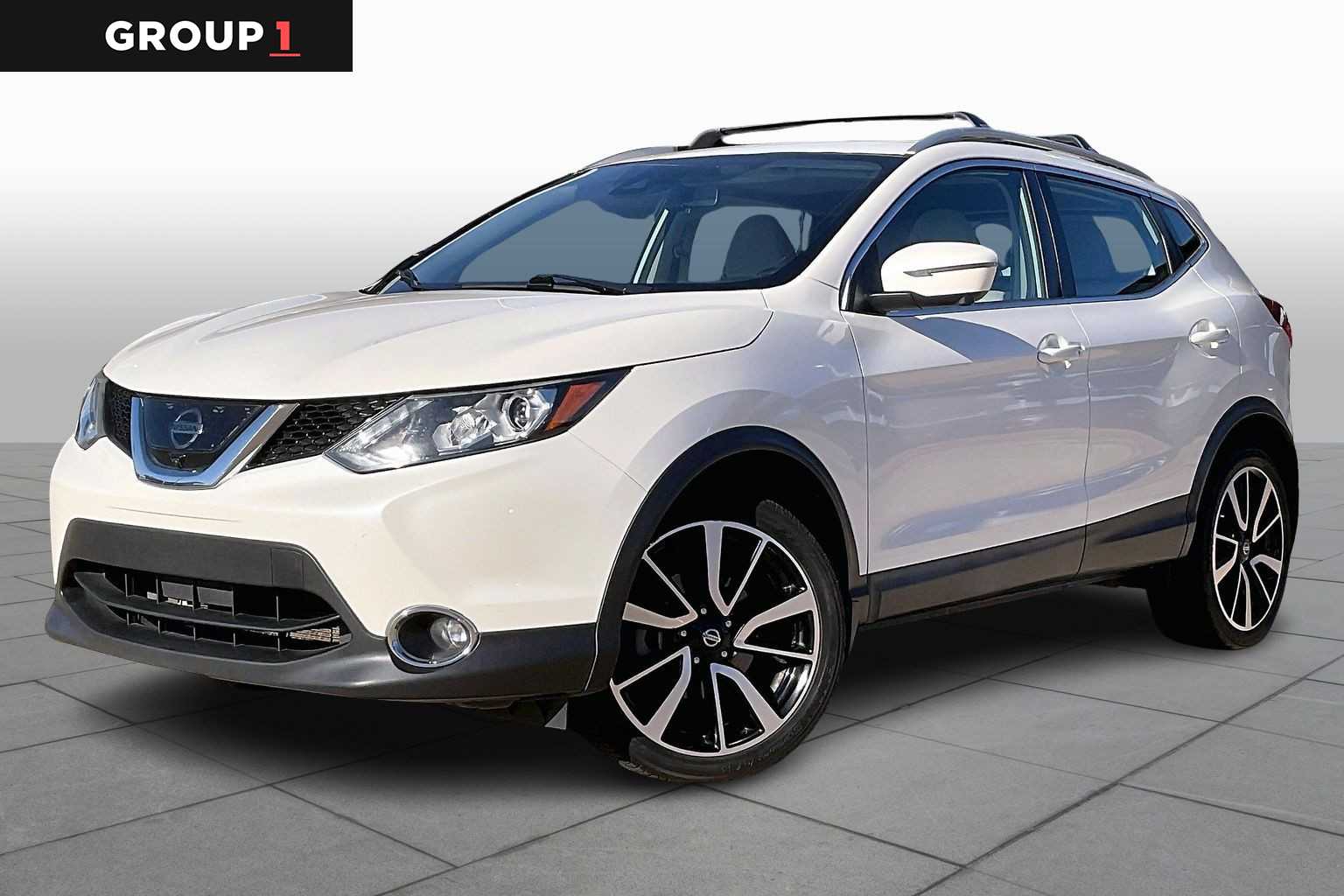 2017 Nissan Rogue Sport SL's photo