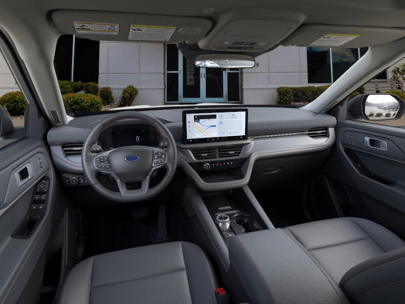 2025 Ford Explorer photo 9