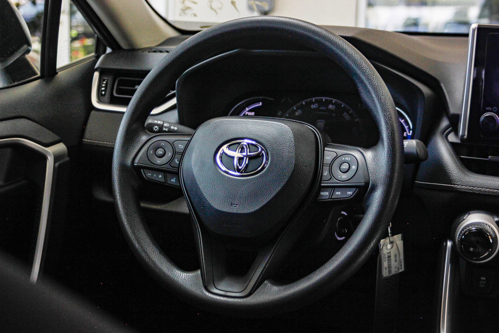 2025 Toyota RAV4 Hybrid LE photo 15