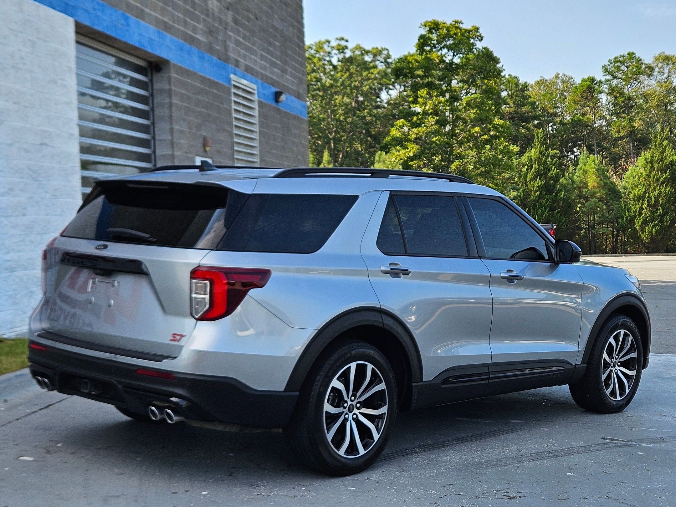 2023 Ford Explorer ST photo 7
