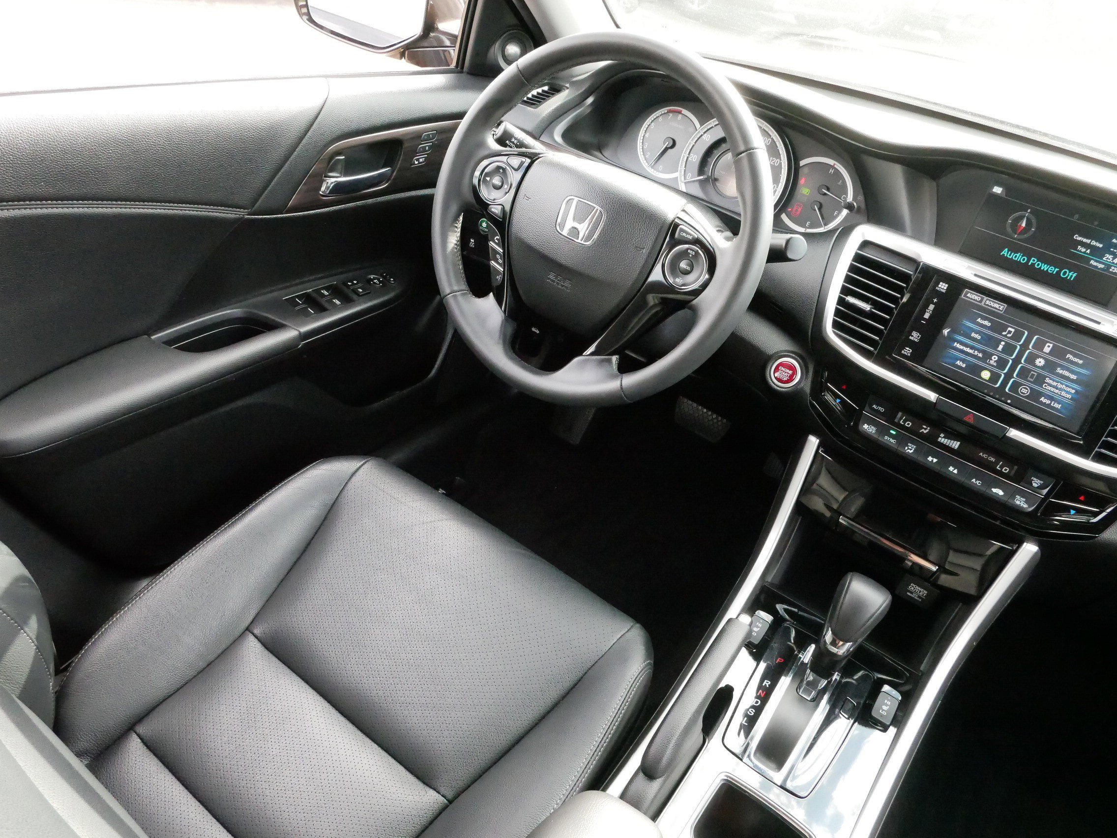 2017 Honda Accord EX photo 9