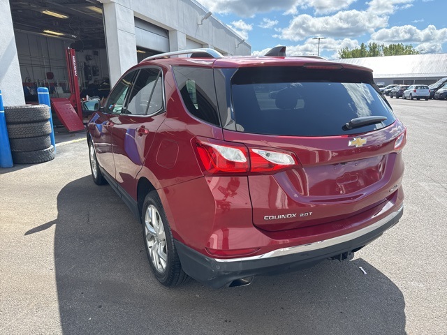2020 Chevrolet Equinox LT photo 2