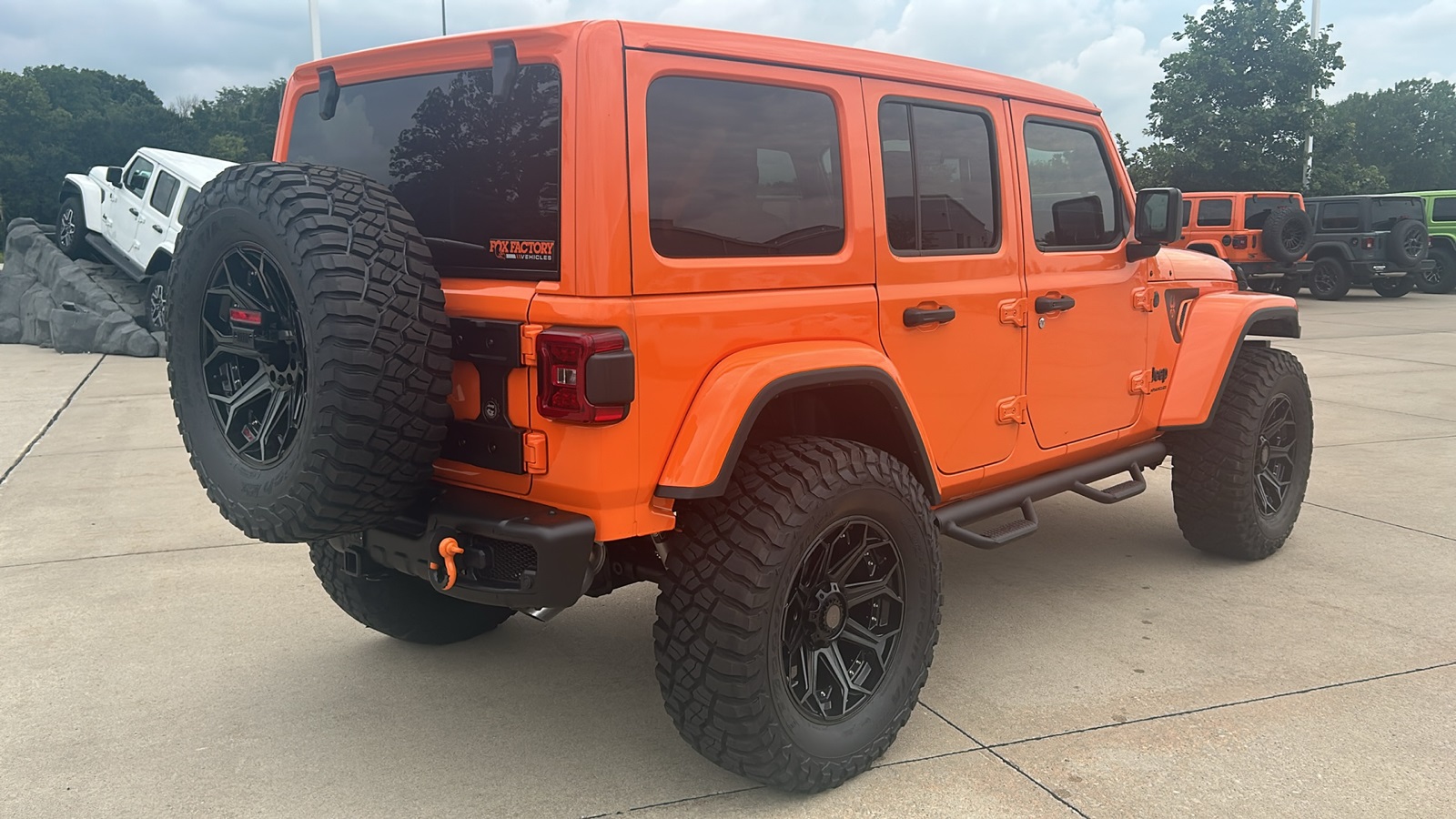 2025 Jeep Wrangler Sahara photo 3
