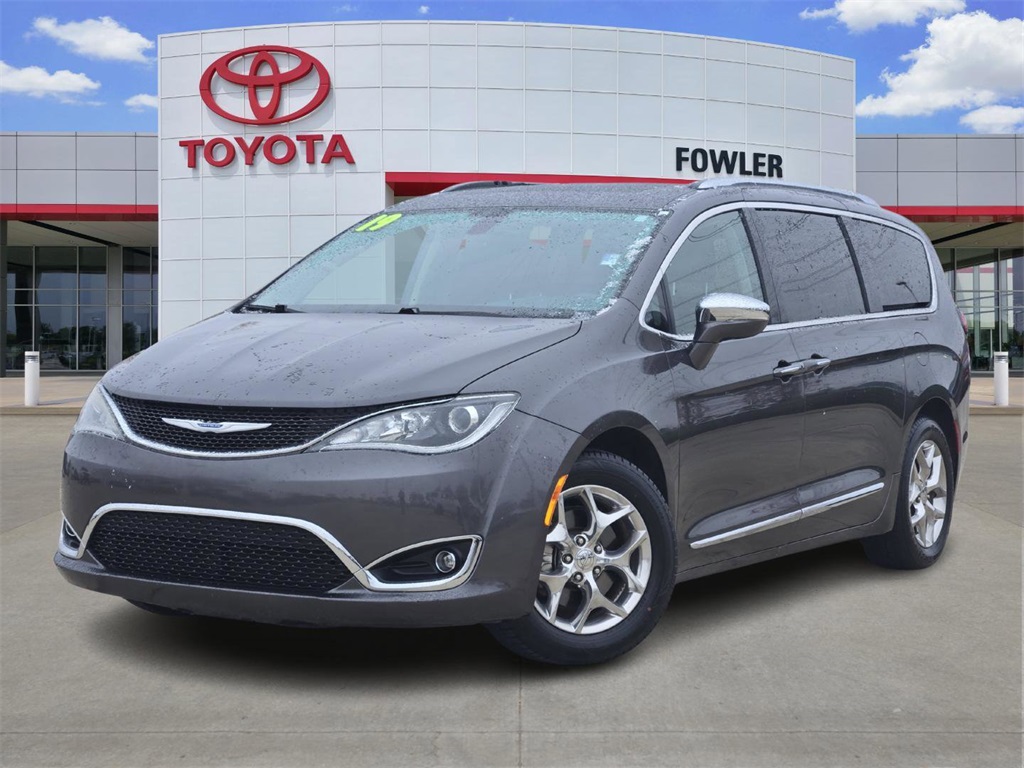 2019 Chrysler Pacifica Limited's photo