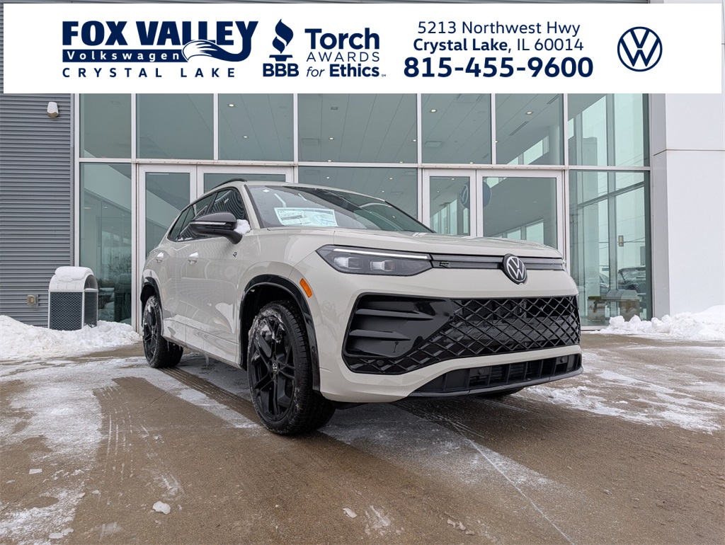 2026 Volkswagen Tiguan SE R-LINE BLACK's photo