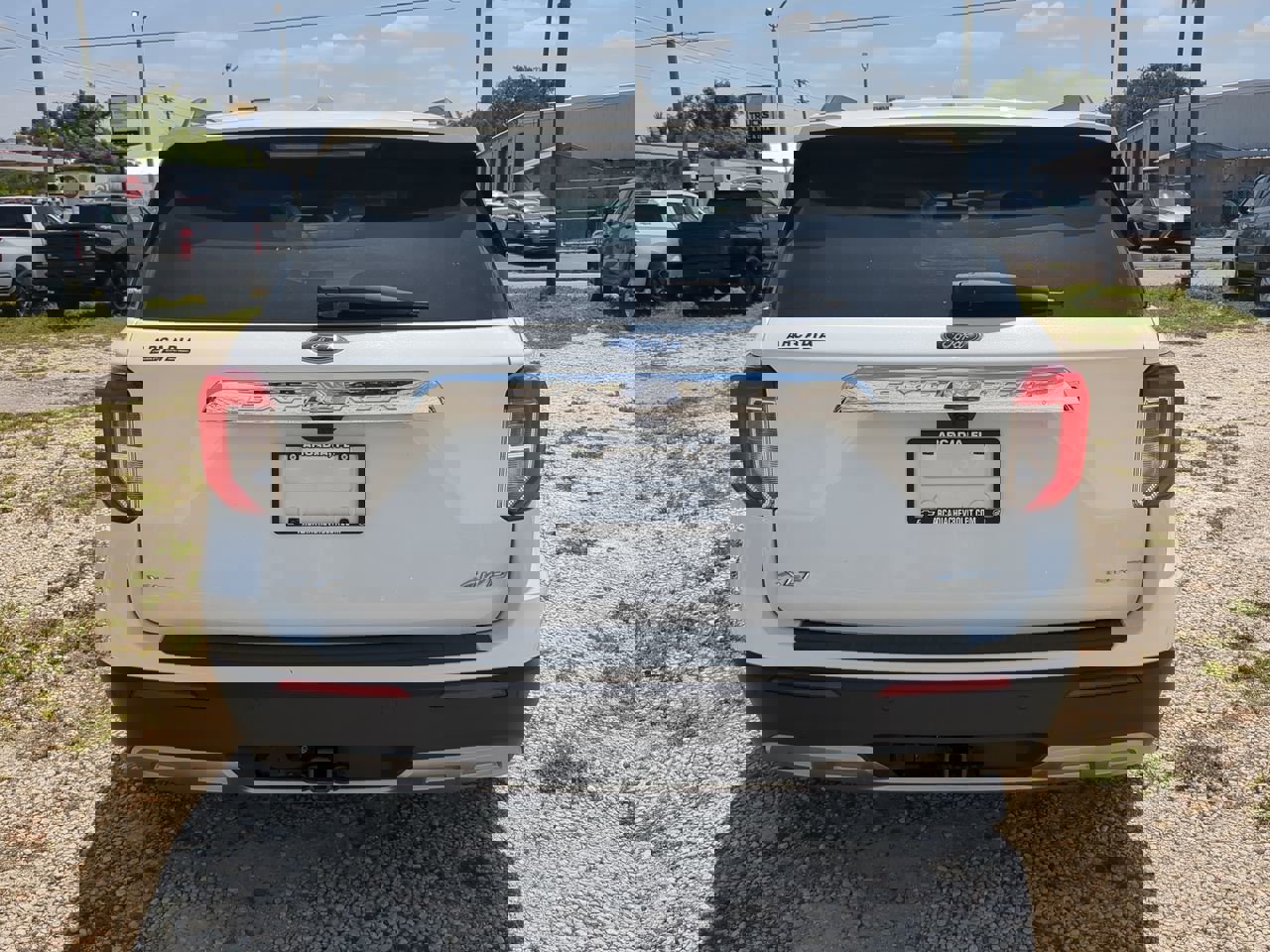 2023 Ford Explorer XLT photo 2