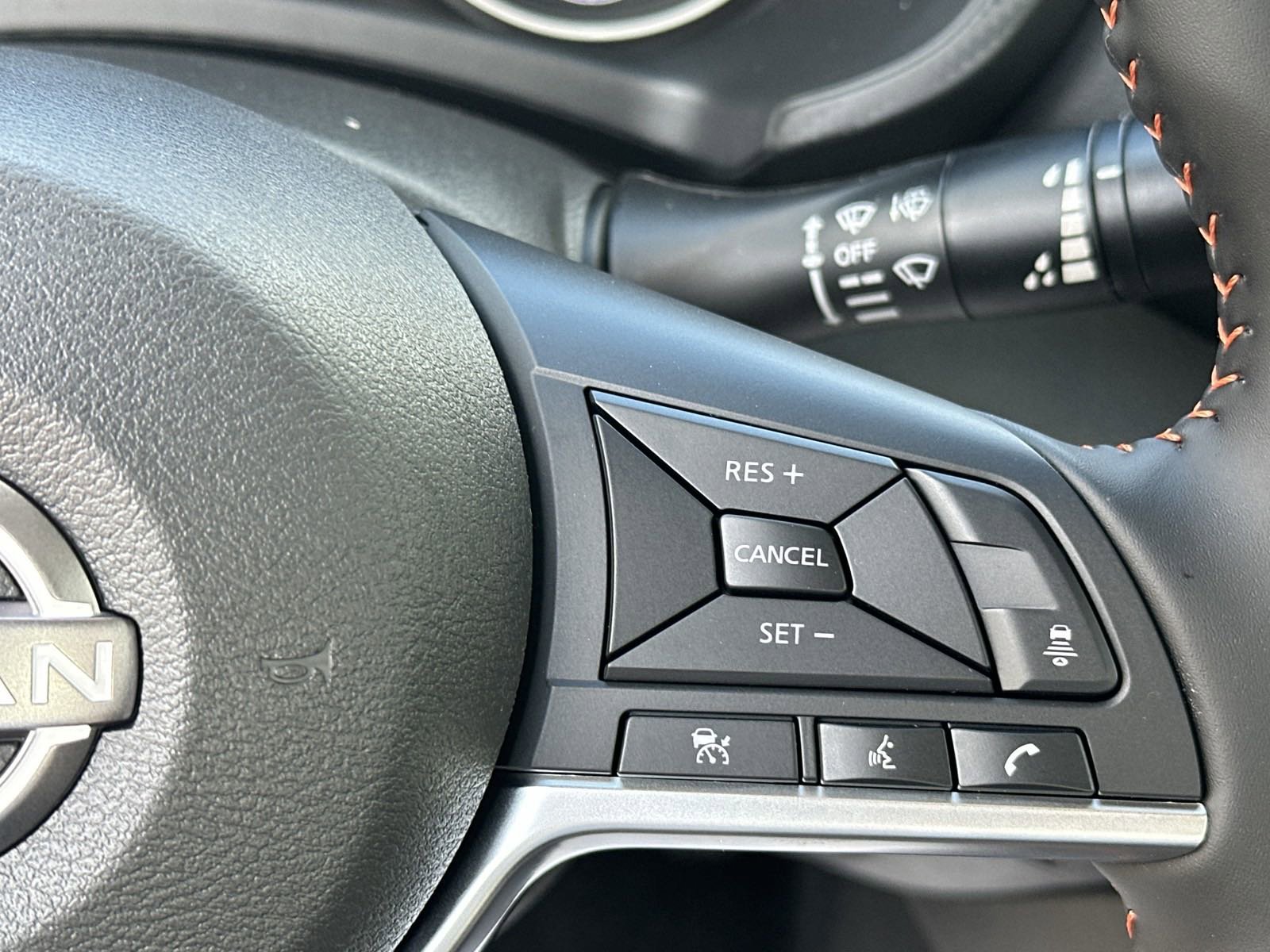 2025 Nissan Sentra SR photo 25