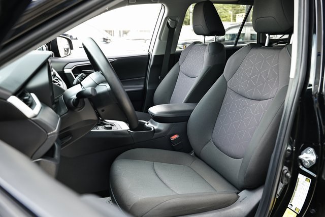 2024 Toyota RAV4 Hybrid XLE photo 20
