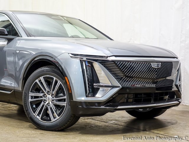2025 Cadillac Lyriq Luxury photo 2