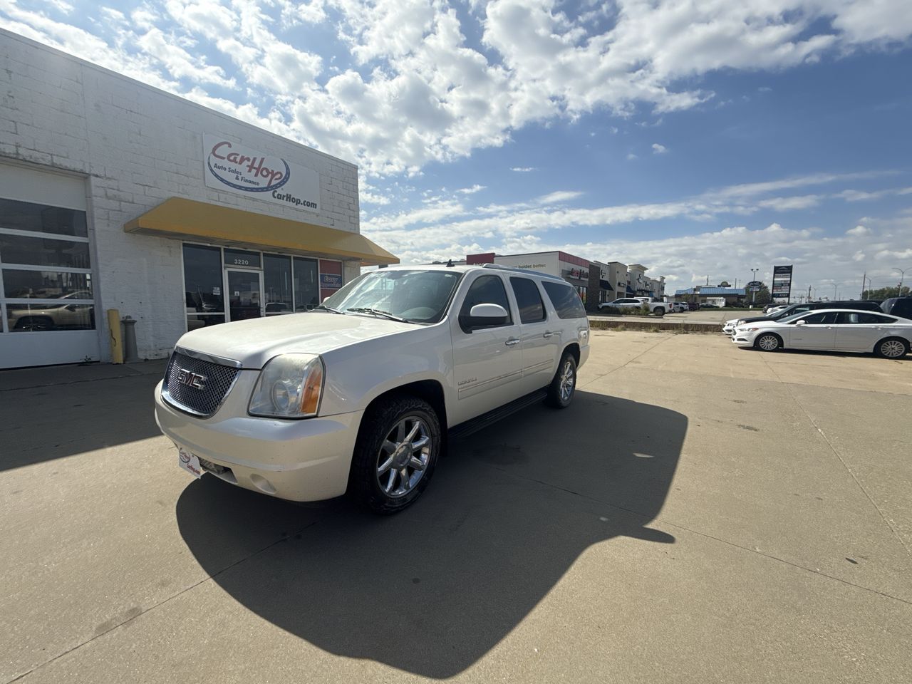 2011 GMC Yukon XL Denali's photo