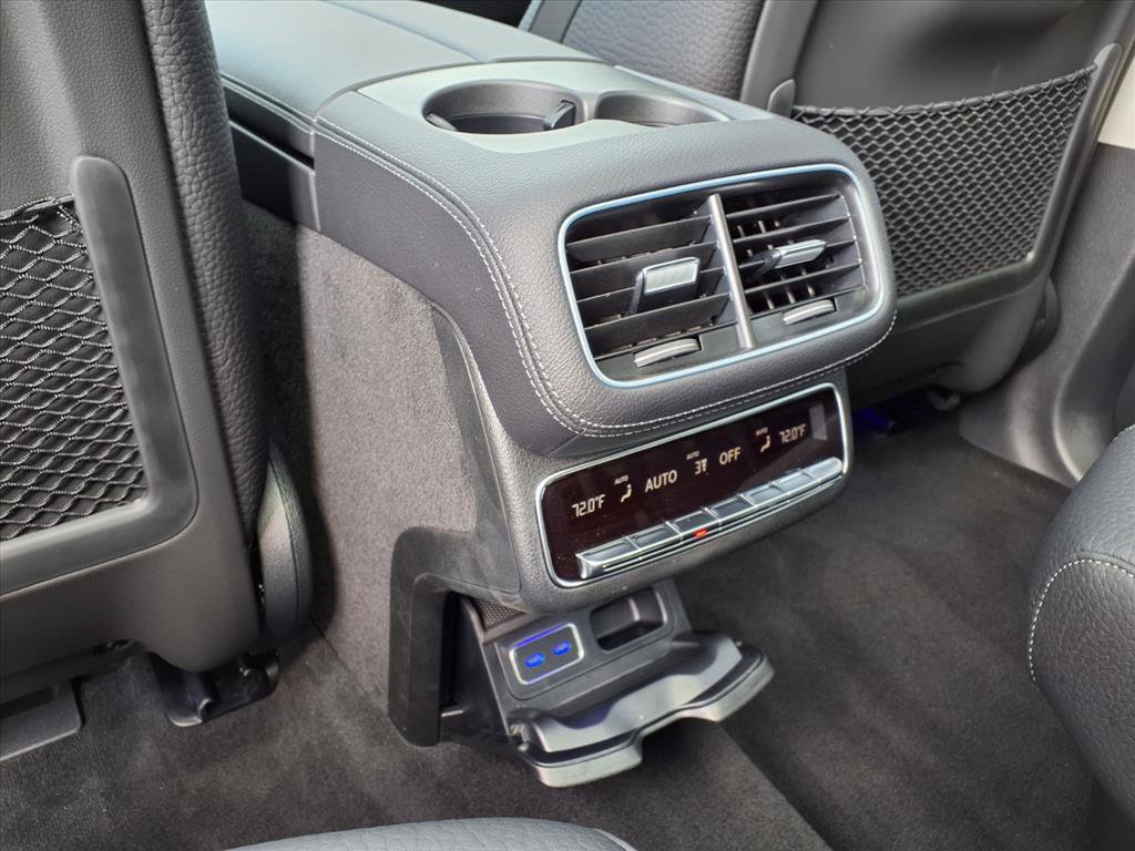 2026 Mercedes Benz GLS 450 4MATIC photo 17