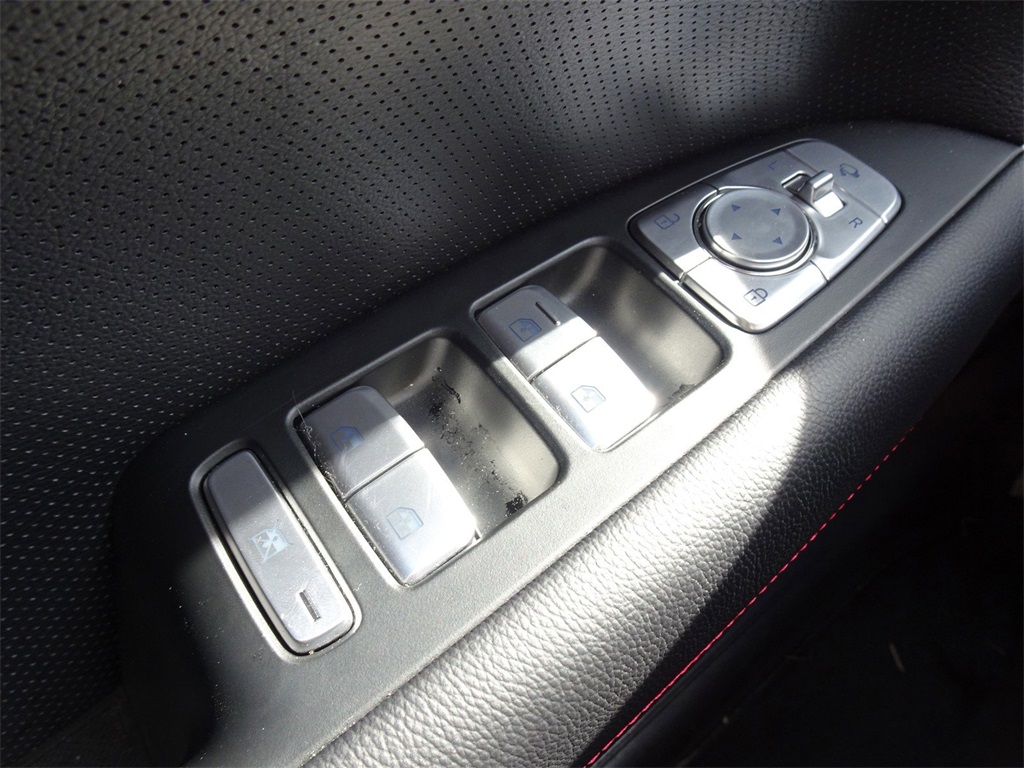 2024 Genesis G70 3.3T Sport Advanced photo 16