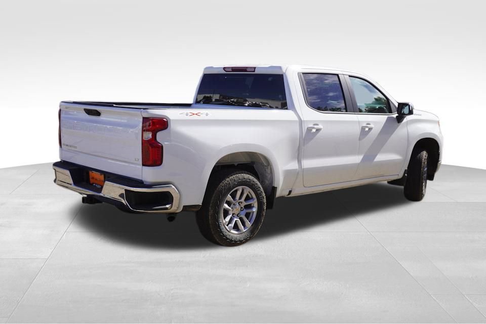2025 Chevrolet Silverado 1500 LT photo 3