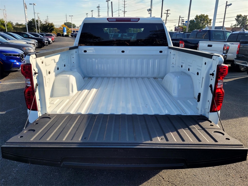 2025 Chevrolet Silverado 1500 Custom photo 15