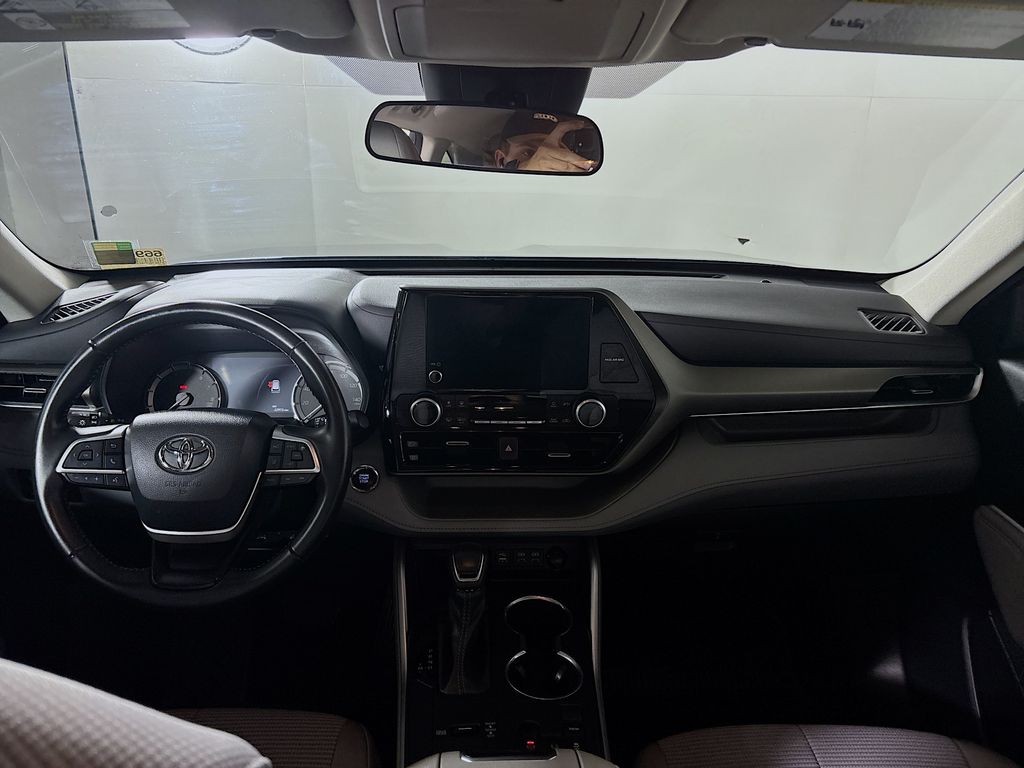 2023 Toyota Highlander L photo 11