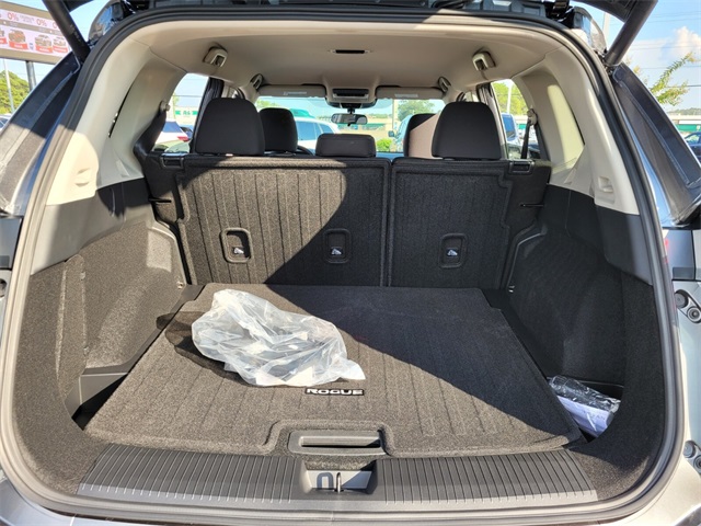 2026 Nissan Rogue SV photo 15
