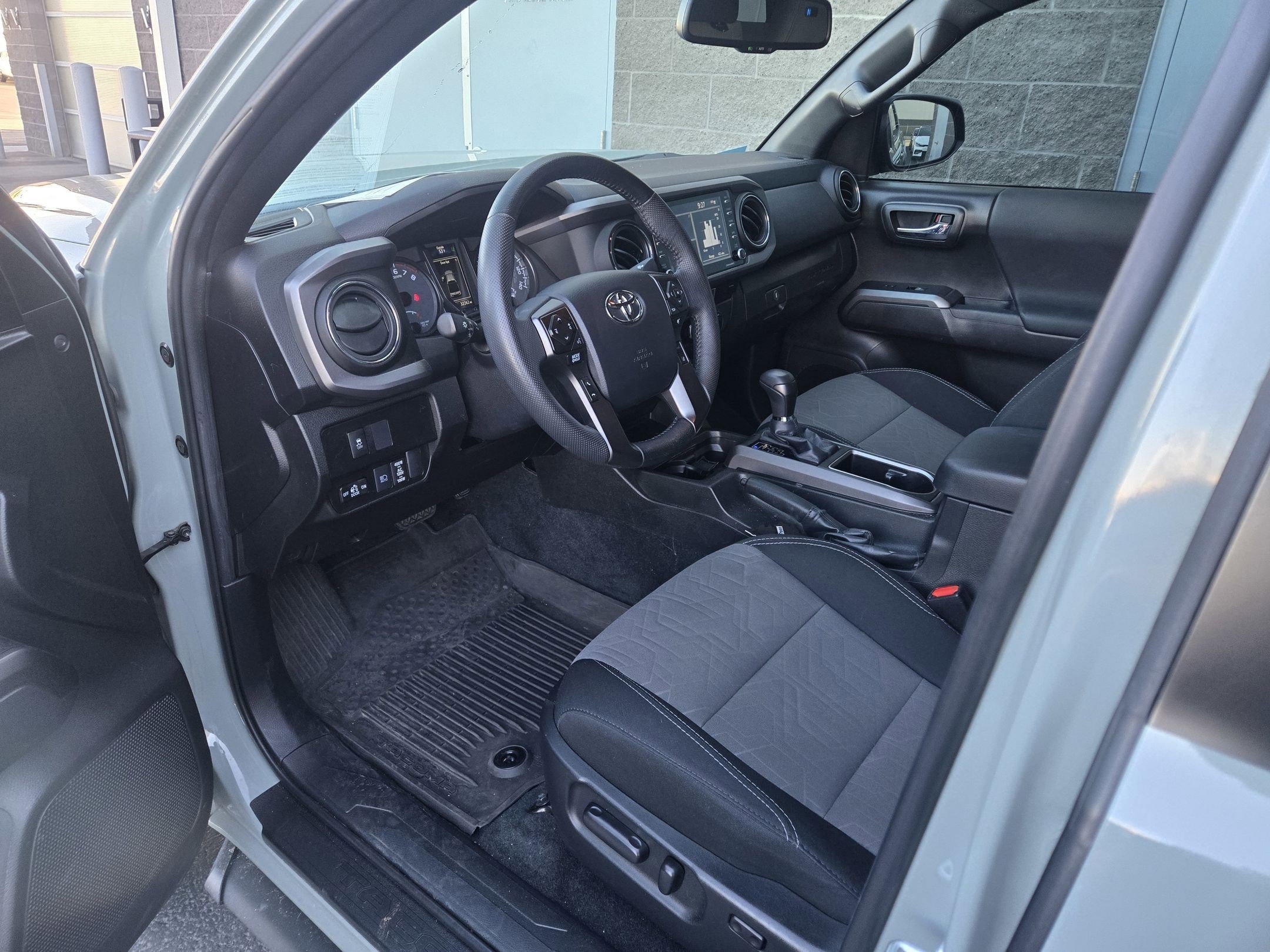 2023 Toyota Tacoma TRD 4x4 photo 4