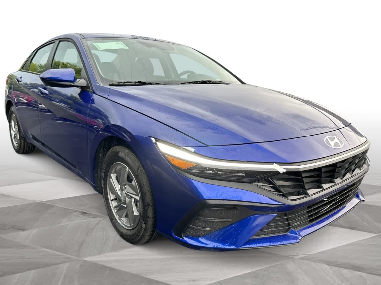 2025 Hyundai Elantra SE photo 2