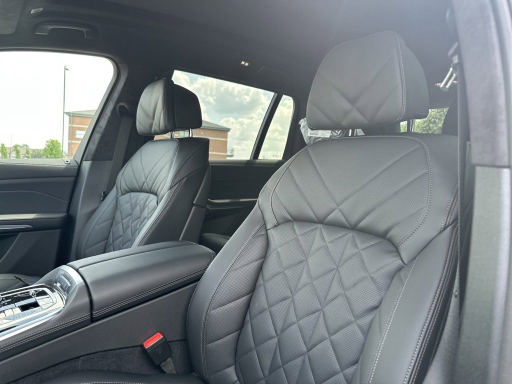 New 2026 Carbon Black Metallic BMW xDrive40i image 16