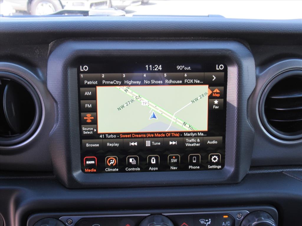 2023 Jeep Gladiator Willys photo 22