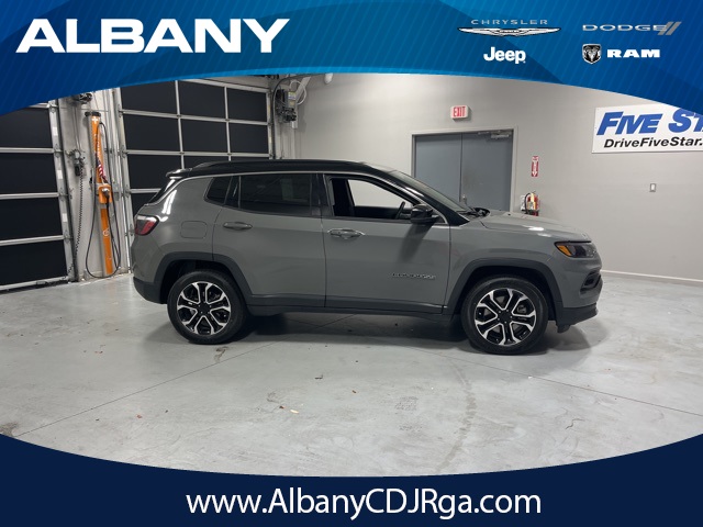 2023 Jeep Compass Limited's photo