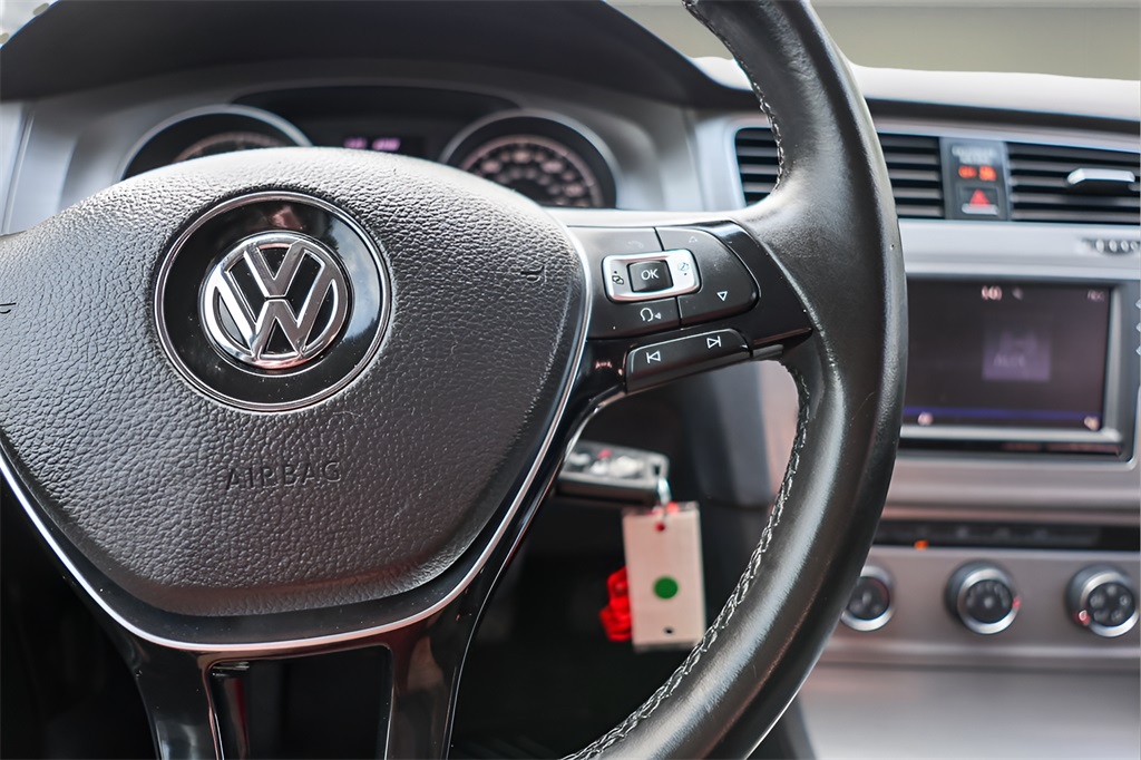 2017 Volkswagen Golf Wolfsburg Edition photo 13