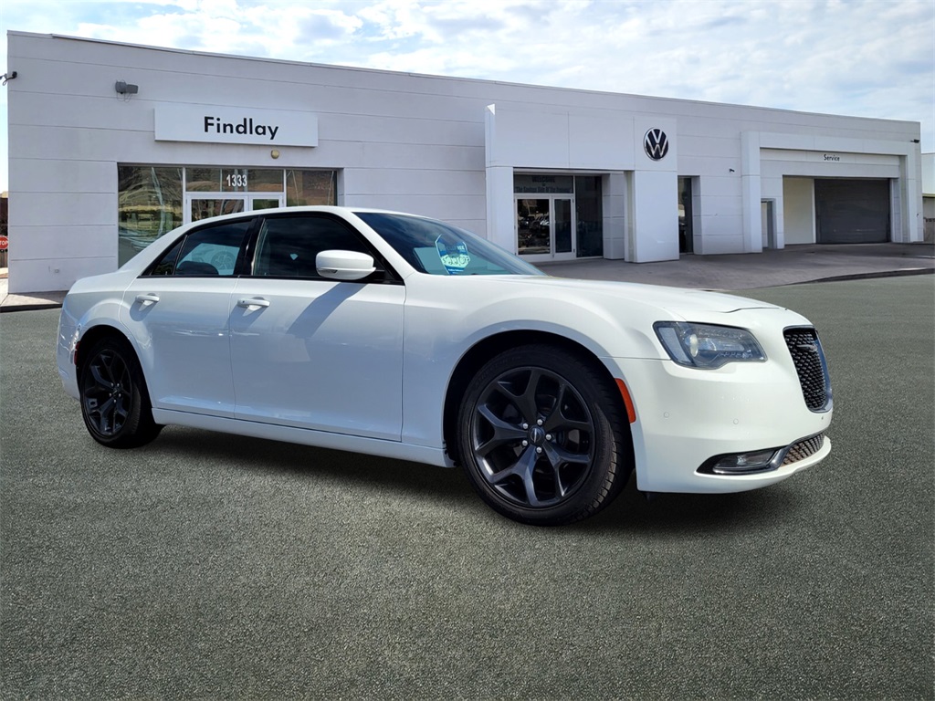 2021 Chrysler 300 S photo 2