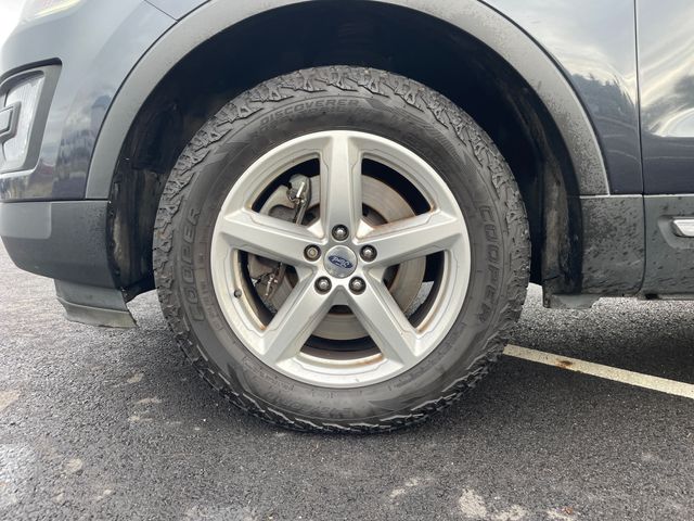 2017 Ford Explorer XLT photo 4