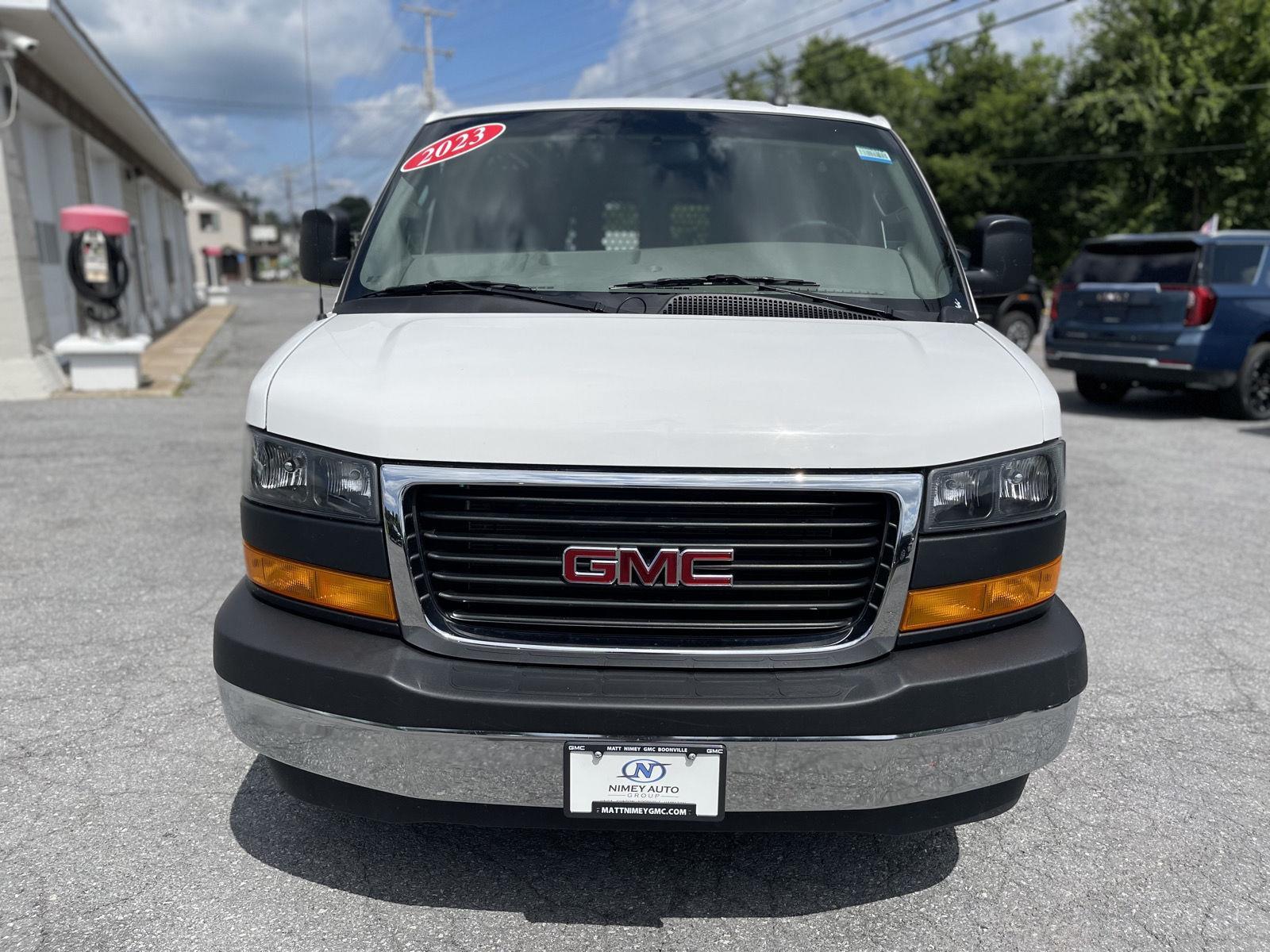 2023 Gmc Savana Cargo 2500 photo 2