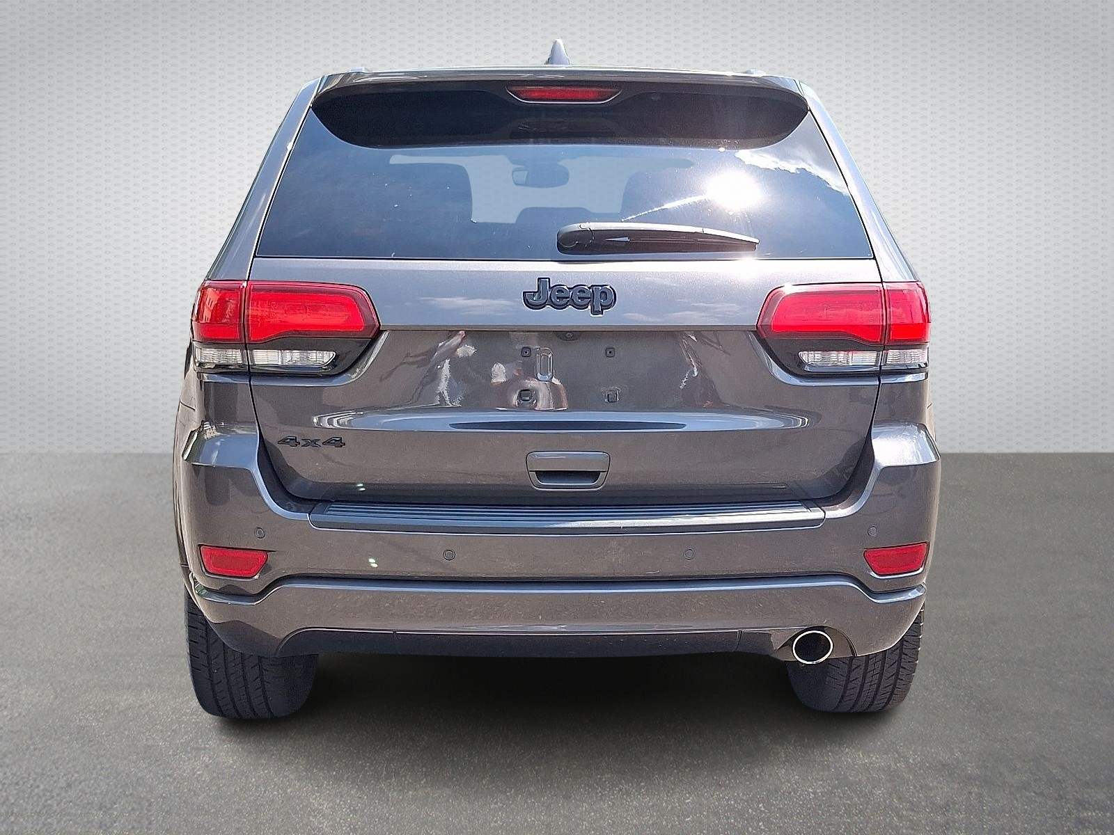 2019 Jeep Grand Cherokee Altitude photo 3