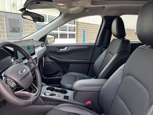 2025 Ford Escape Plug-In Hybrid photo 13