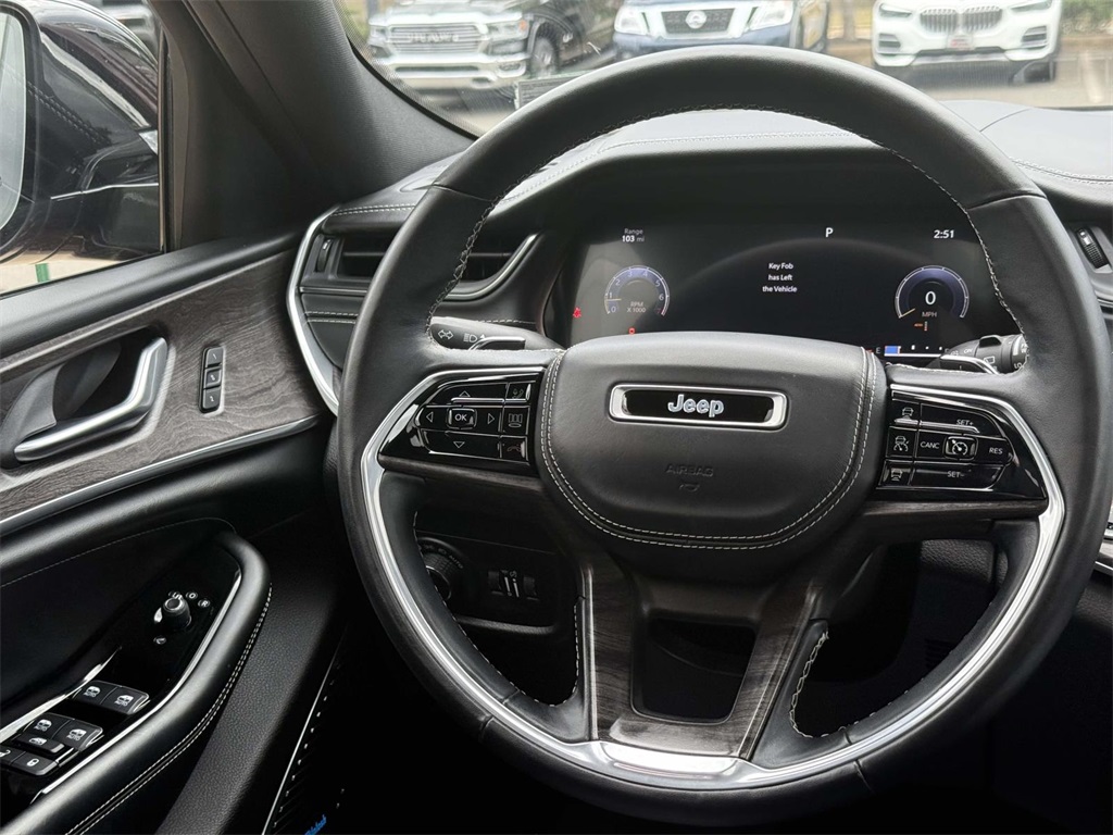 2022 Jeep Grand Cherokee Overland photo 18