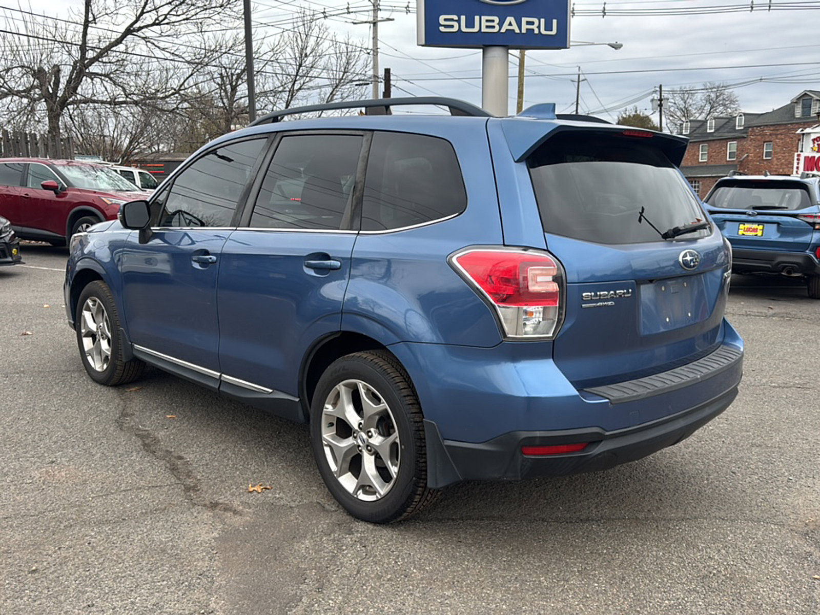 2017 Subaru Forester Touring photo 2