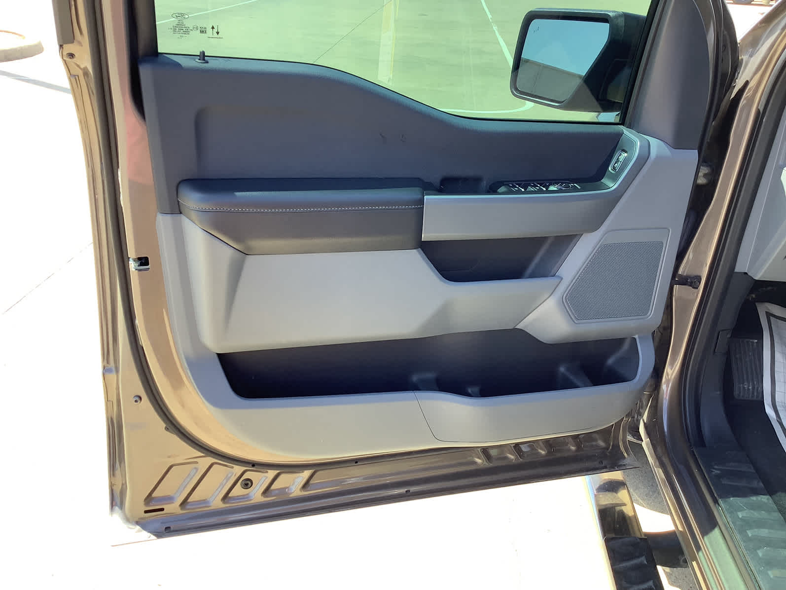 2023 Ford F-150 XLT photo 14