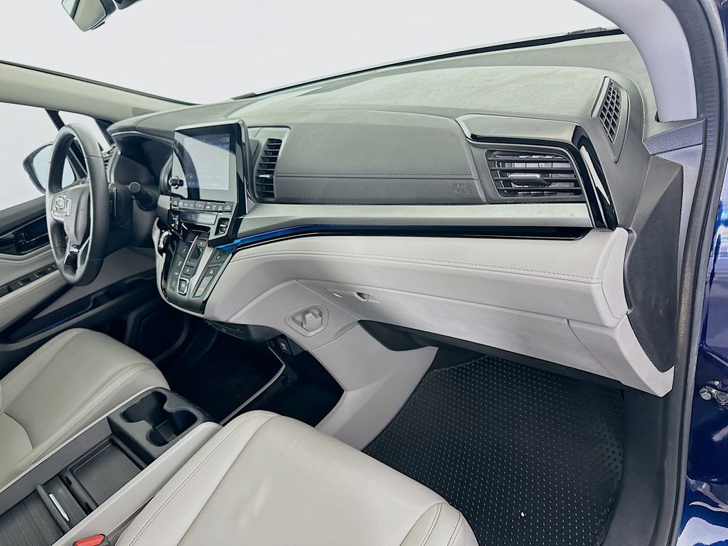 2023 Honda Odyssey Touring photo 29