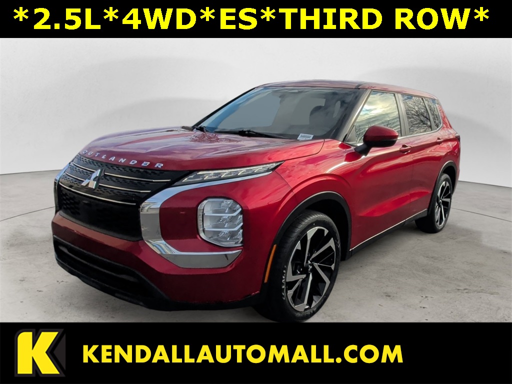 2022 Mitsubishi Outlander ES's photo