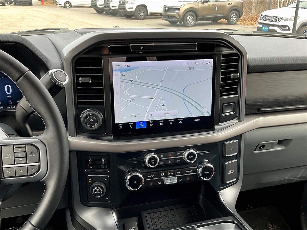 2025 Ford F-150 XLT photo 12