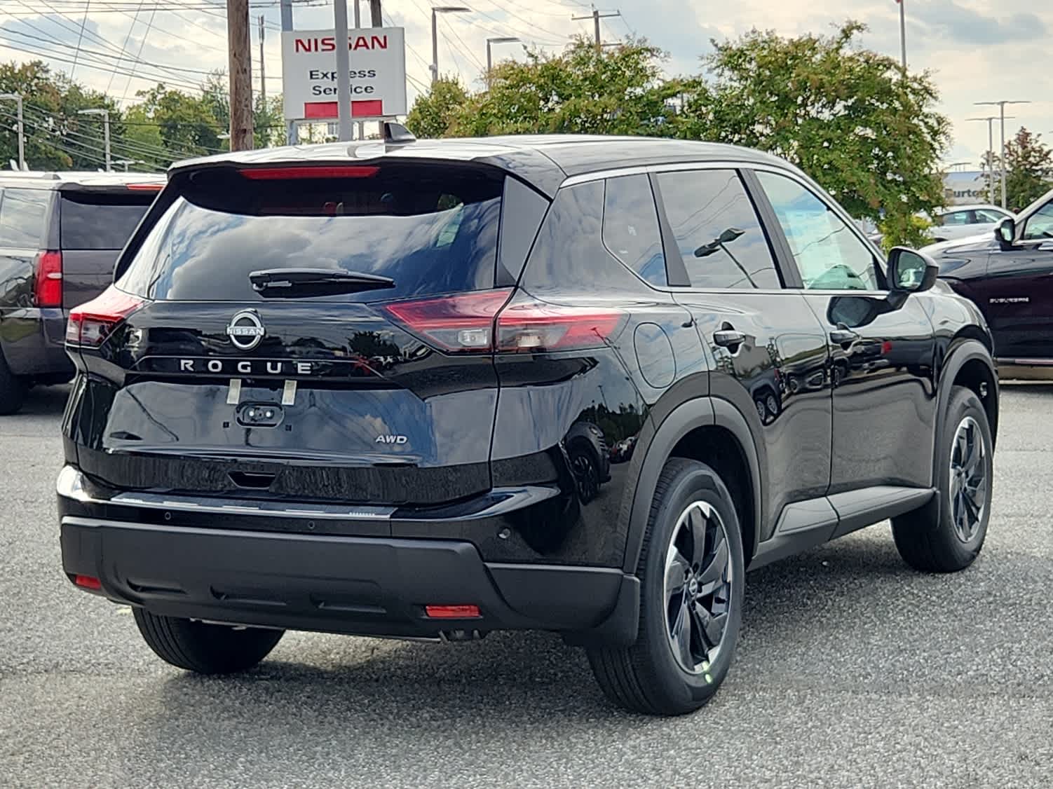 2026 Nissan Rogue SV photo 2